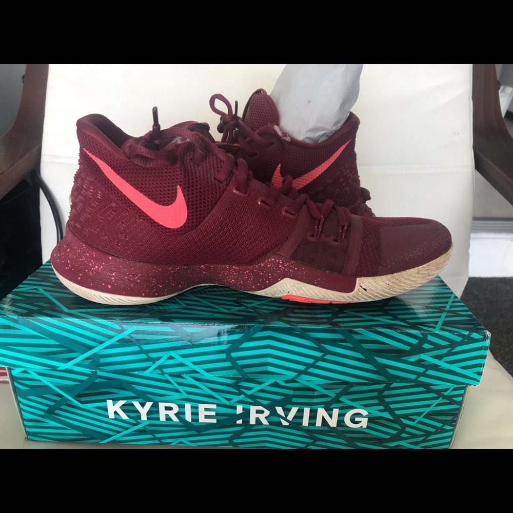 Men Nike. Kyrie red color